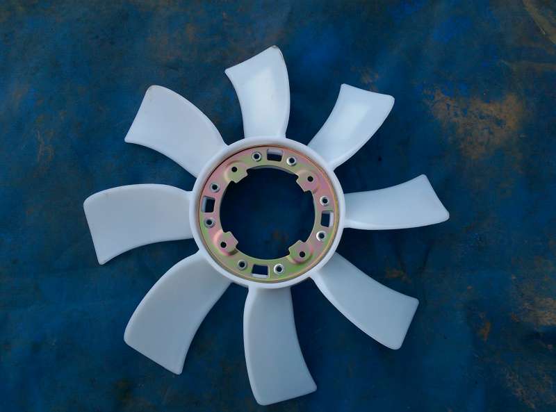 **** AFTERMARKET PARTS **** ******* TRUCKS & 4WDs *******