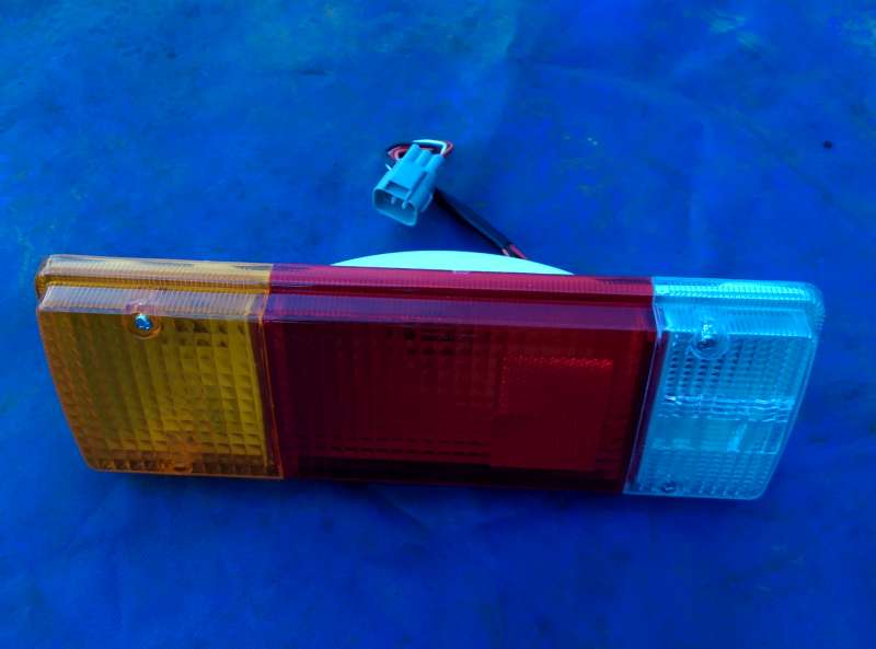 **** AFTERMARKET PARTS **** ******* TRUCKS & 4WDs *******