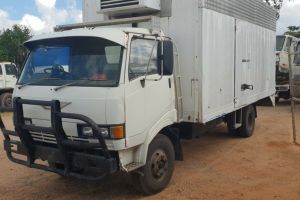 1989 Hino FC144K
