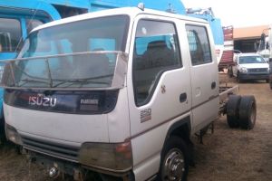 2003 Isuzu NPR250 