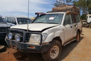 2006 Toyota LAND CRUISER 