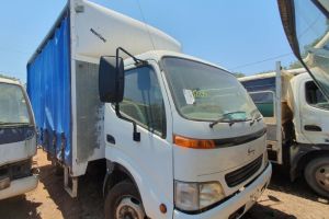 2001 Hino Dutro