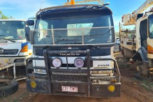 2005 Isuzu FRR