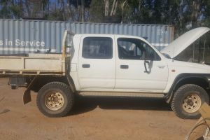 2002 Toyota HILUX 