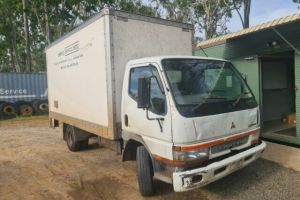 2004 Mitsubishi Canter 