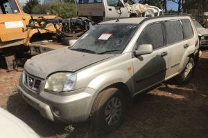 2003 Nissan X-TRAIL 