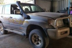 2000 Toyota LAND CRUISER 