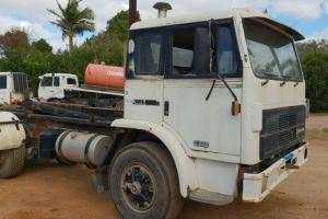 1993 International Acco 2350E