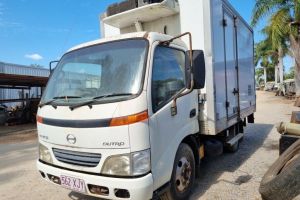 2002 Hino Dutro