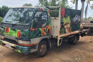 2002 Mitsubishi Canter 