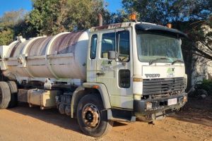1999 Volvo FL618