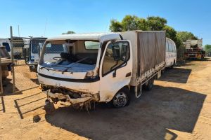 2006 Hino Dutro 