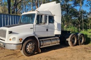 1998 Freightliner FL112 