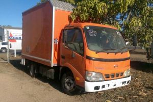 2005 Hino Dutro