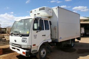 2006 Nissan UD MK240 